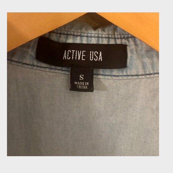 Denim Button Down Sleeveless Top w/ Chest Pocket Distressed/ White Wash Detail - Picture 7 of 7